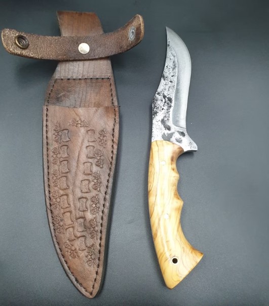 Forged Steel Bowie Knife: Tactical Hunting Knife with Olive Wood Grip - Image 2