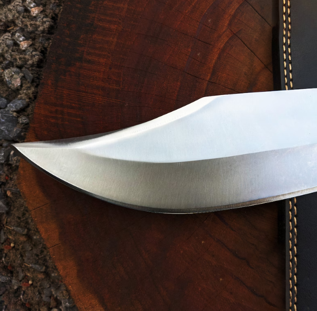 Condor Undertaker Bowie Knife: Stainless Steel Hunting Knife with Walnut Wood Handle - Image 4