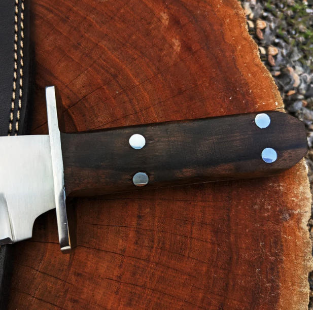 Condor Undertaker Bowie Knife: Stainless Steel Hunting Knife with Walnut Wood Handle - Image 3