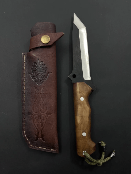 Handmade Full Tang Gut Hook Knife: Custom Engraved Hunting Knife - Image 4