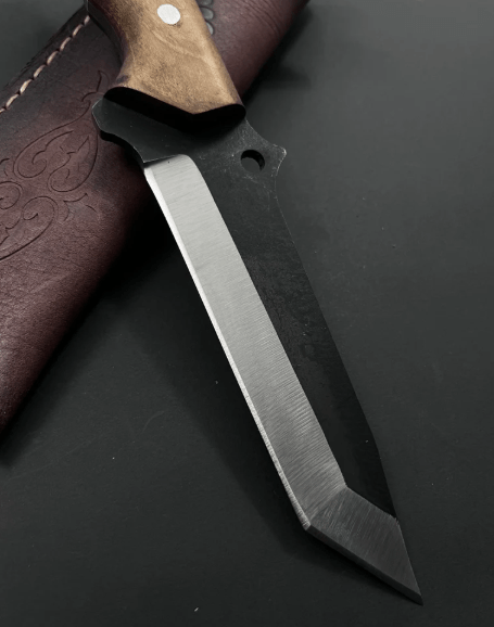 Handmade Full Tang Gut Hook Knife: Custom Engraved Hunting Knife - Image 3