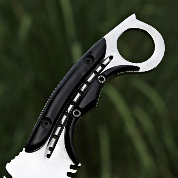Unique Damascus Steel Karambit Knife Crafted for Martial Arts Passion - Image 2