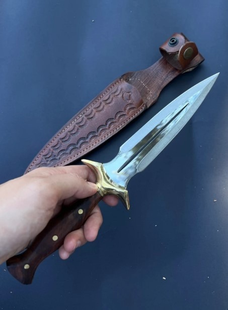 Walnut Handle Dagger Knive Handmade Fairbairn Sykes Knife with Case Hunting Knives Double Edge Knife Groomsmen Gifts Pretty Dagger Knife