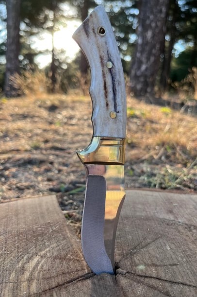 Handmade Stag Horn Bowie Knife: Custom Engraved Hunting Knife - Image 3