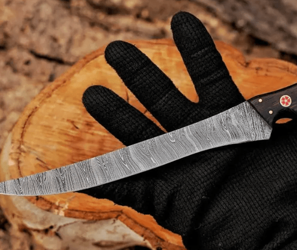 Handmade Damascus Steel Fillet Knife: Red Pakka Wood Handle, Leather Sheath - Image 2