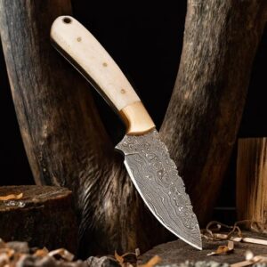 Handmade Damascus Skinner Knife: Carbon Steel Hunting Blade with Leather Sheath