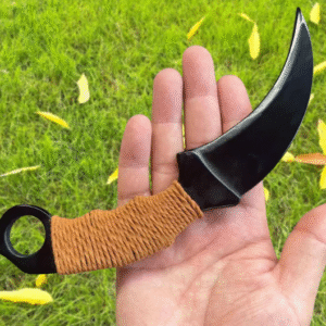 Obsidian Karambit Knife: Hand-Carved Curved Blade with Twine Handle