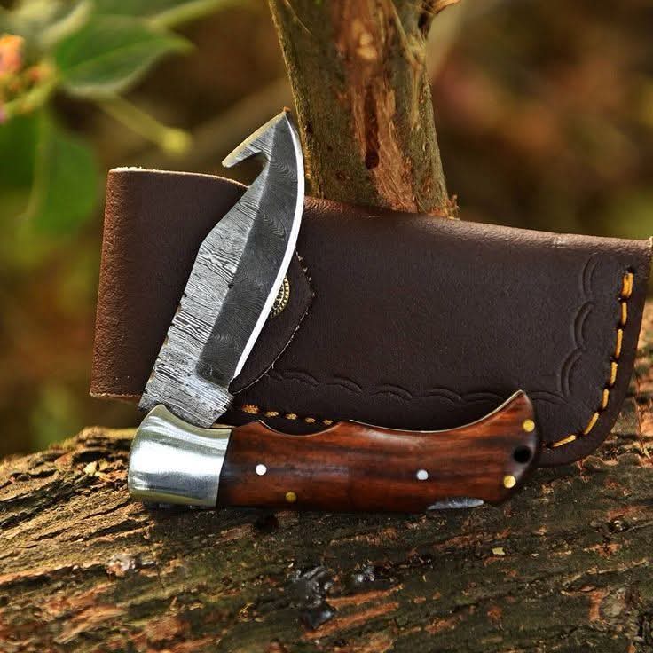 Handmade Damascus Steel Folding Guthook Blade Pocket knife Back Lock Hunting