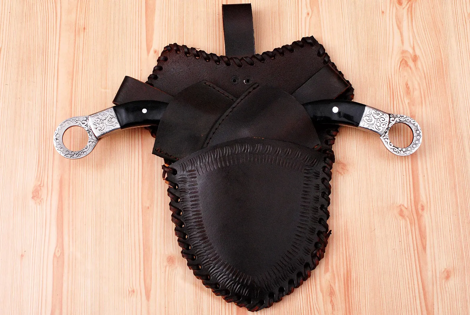 Handmade D2 Steel Karambit Knives with Leather Sheath - Image 6