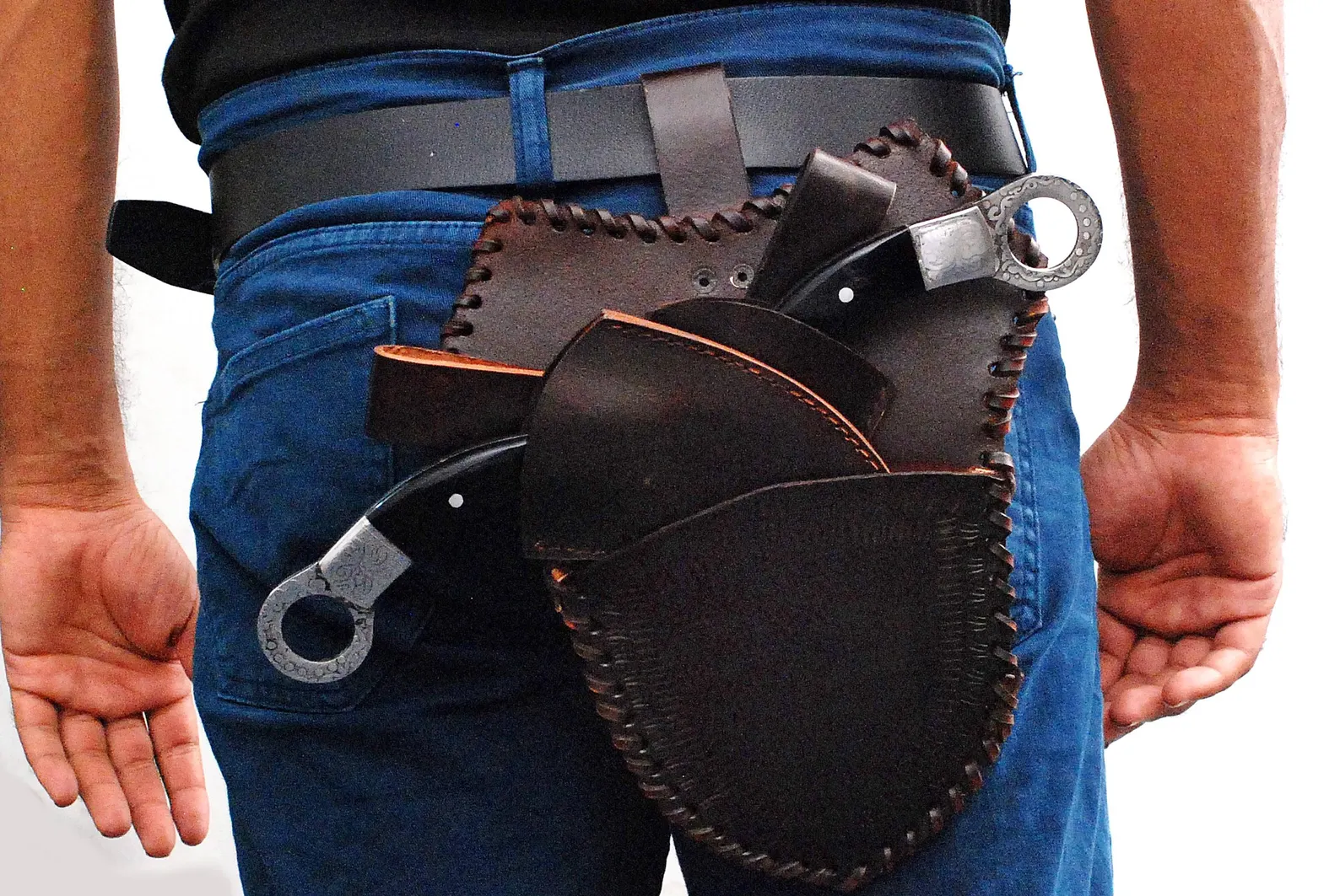 Handmade D2 Steel Karambit Knives with Leather Sheath - Image 4