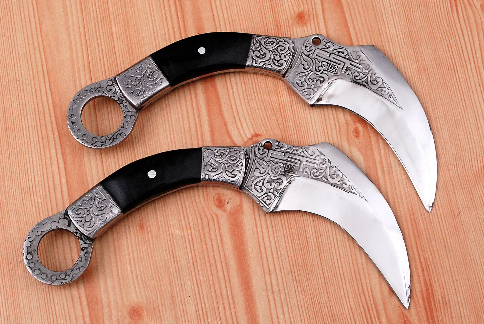 Handmade D2 Steel Karambit Knives with Leather Sheath - Image 2